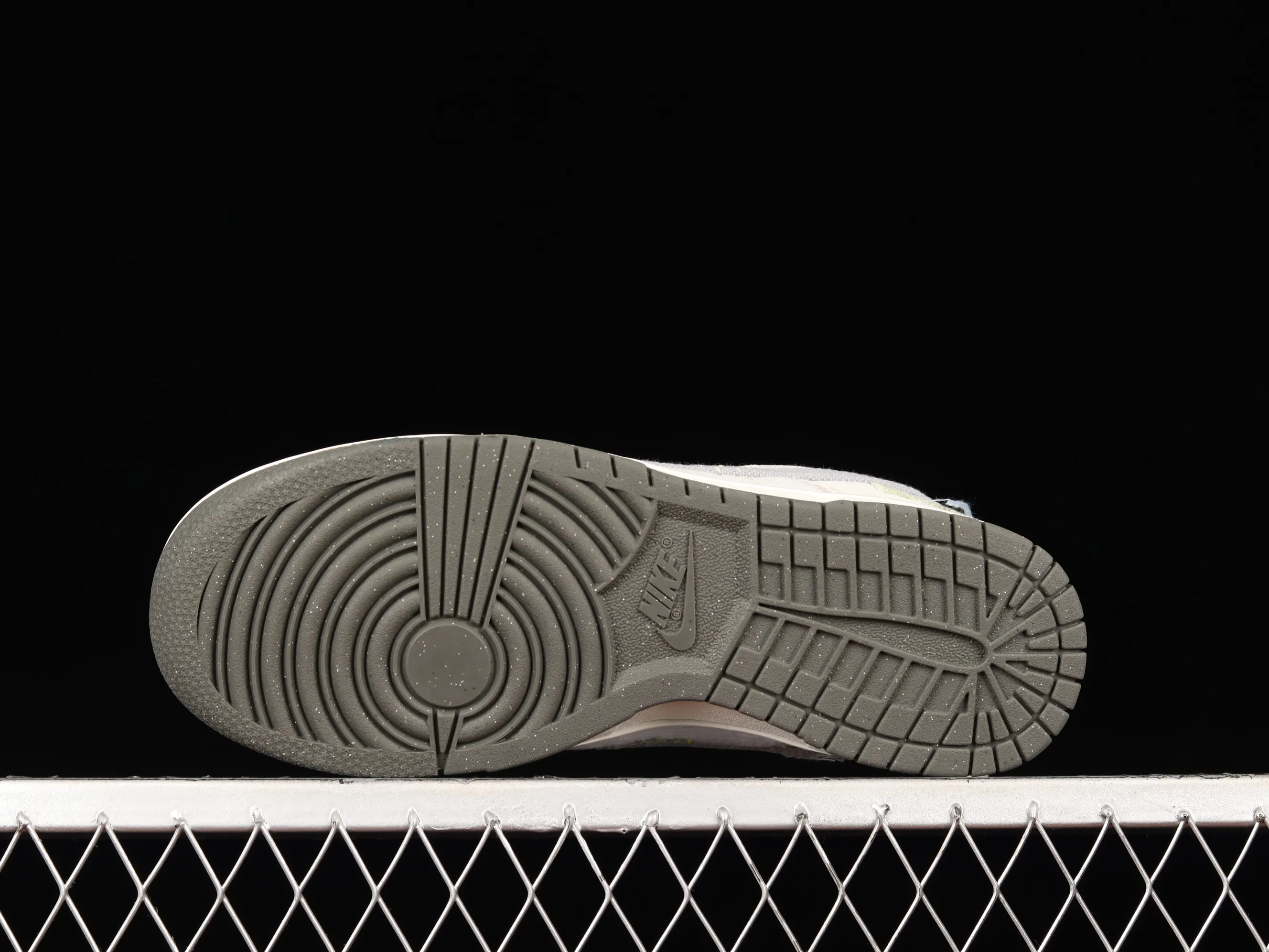 All categories Nk SB Dunk series Nk SB Dunk Low low-top sneakers F version Nk Dunk Low "Bright Side" corduroy Dunk series low-top casual sports skateboard shoes DQ5076-001